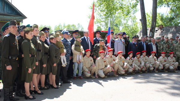 В Стародубском округе Брянской области ветерана Великой Отечественной войны поздравили с Днём Победы